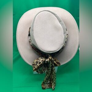 Jacaru Australia Women Suede Leather Mesh Hat Animal Print Scarf Size M/L